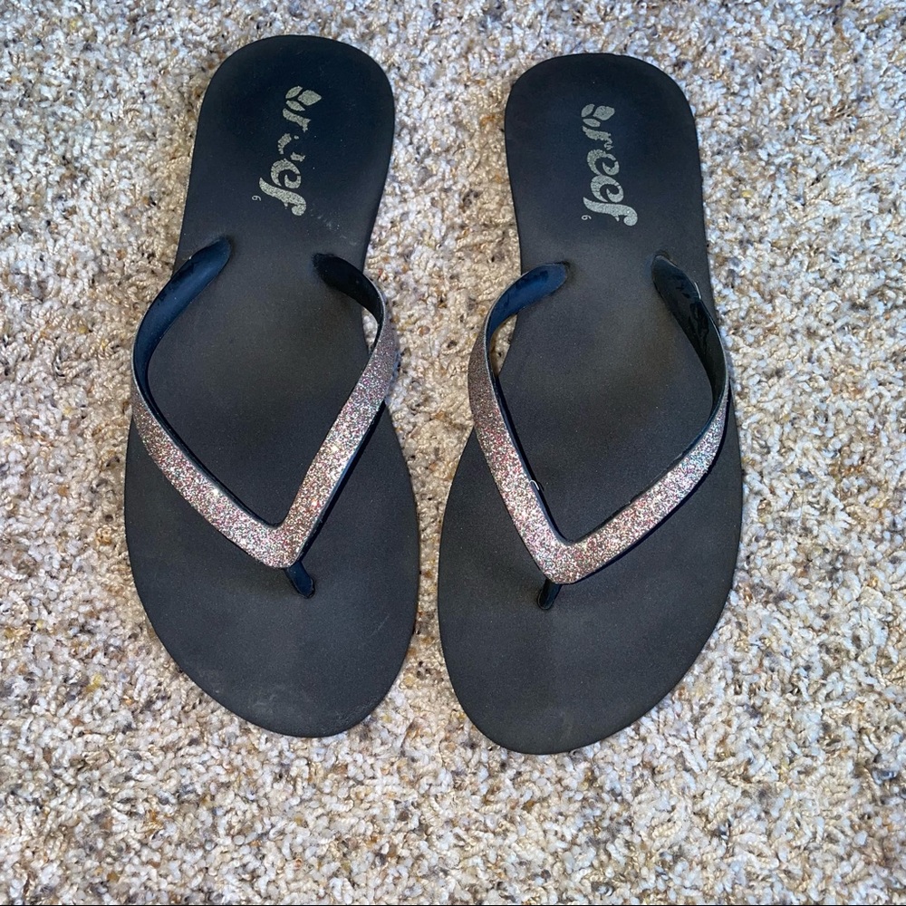 Reef Sandals - size 6-7